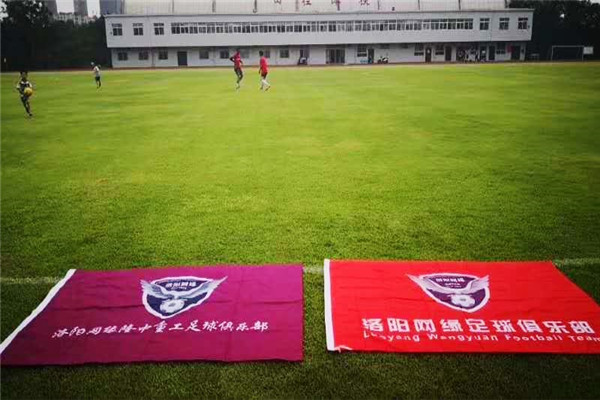 “市長(zhǎng)杯”足球聯(lián)賽開幕，隆中健兒們加油！